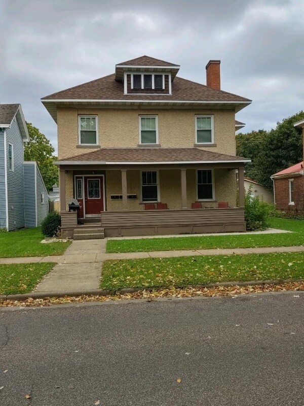 304 S Beaumont Rd, Prairie du Chien, WI 53821