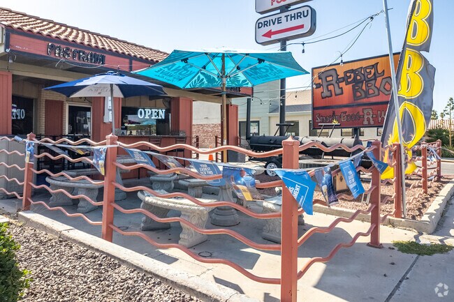 Rebel BBQ in Blythe offers both indoor and outdoor seating for your dining pleasure.