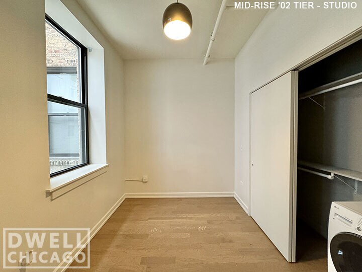 118 W Chicago Ave unit 2, Chicago, IL 60654 - photo 1
