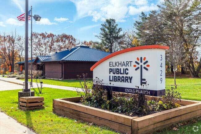 Rivercreek residents can check out the nearby Elkhart Public Library.