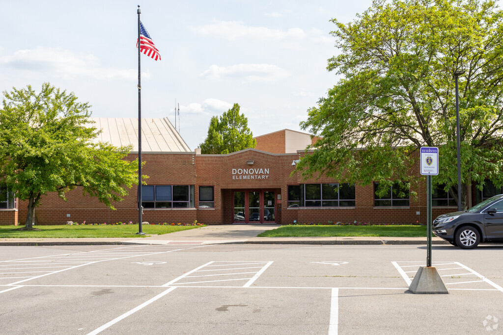 Donovan Elementary School is a public school located in Lebanon Ohio.
