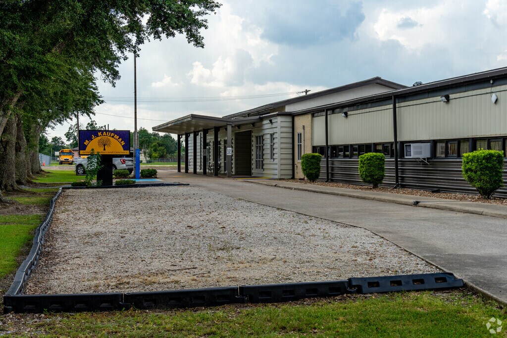 M. J. Kaufman Elementary School offers plenty of AP and Honors courses.