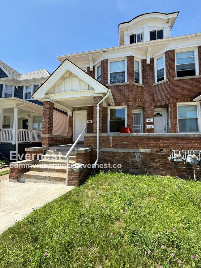 981 E Grand Blvd, Detroit, MI 48207