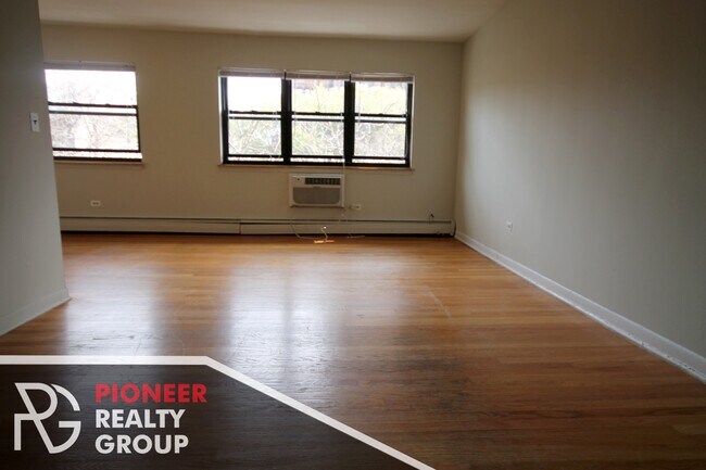 502 W Briar Place unit 510-505, Chicago, IL 60657 - photo 3