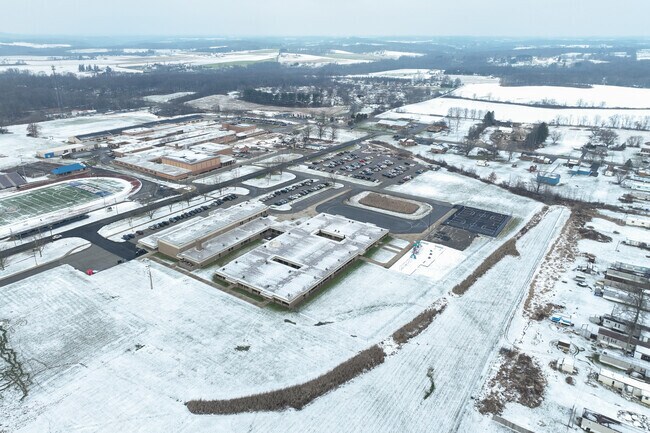 Knoch Intermediate School serves grades 4-5.