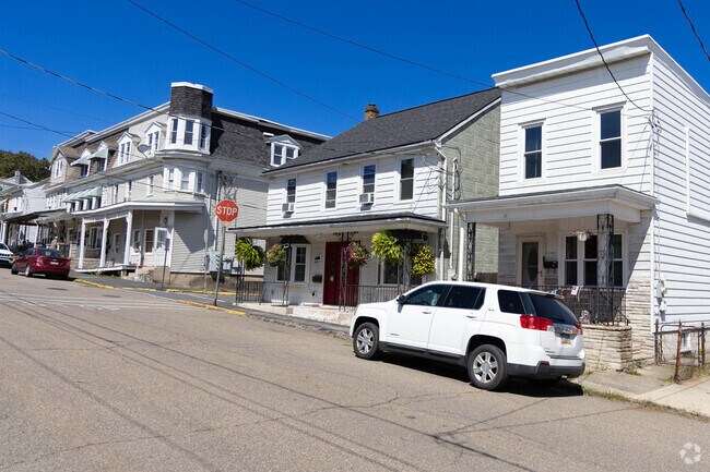 New Philadelphia boasts a mix of charming home styles throughout the community.