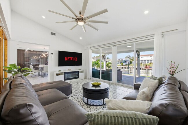 4644 Bay Crest Dr unit ID1337487P, Tampa, FL 33615 - photo 7