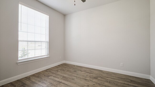 40612 Damuth Dr unit 38644140, Magnolia, TX 77354 - photo 4