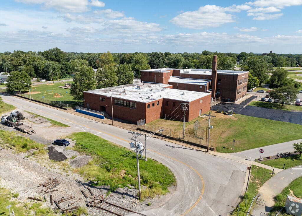 The student population of Joshua Academy is 252 and the school serves K-6.