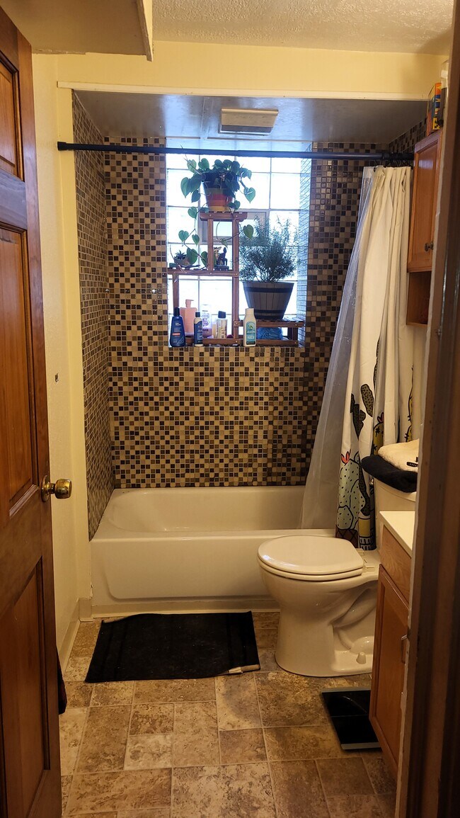 1925 W 77th St unit 2, Cleveland, OH 44102 - photo 6