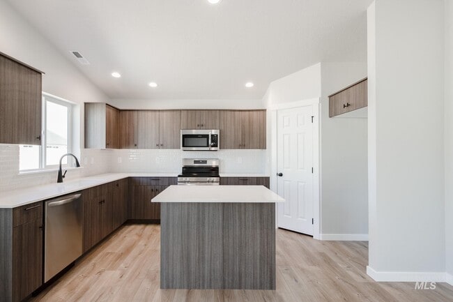 2090 W Penstemon St, Kuna, ID 83634 - photo 4