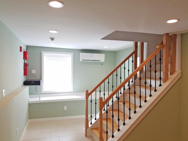 Red Hook Terminal, Beacon, NY 12508 - photo 2