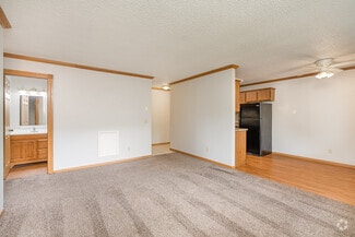 744 James Ave, Mankato, MN 56001