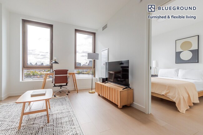 478 Kent Ave unit FL7-ID2135, Williamsburg,south , NY 11249 - photo 3