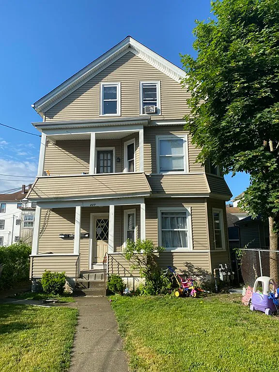 227 Brightman St Unit 1, Fall River, MA 02720