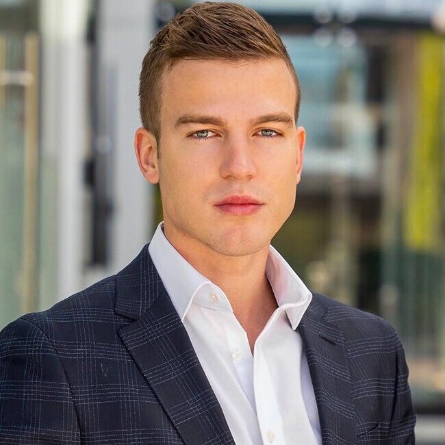 Agent Photo