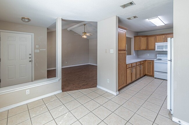 3819 Oldenburg Ln, College Station, TX 77845 - photo 5