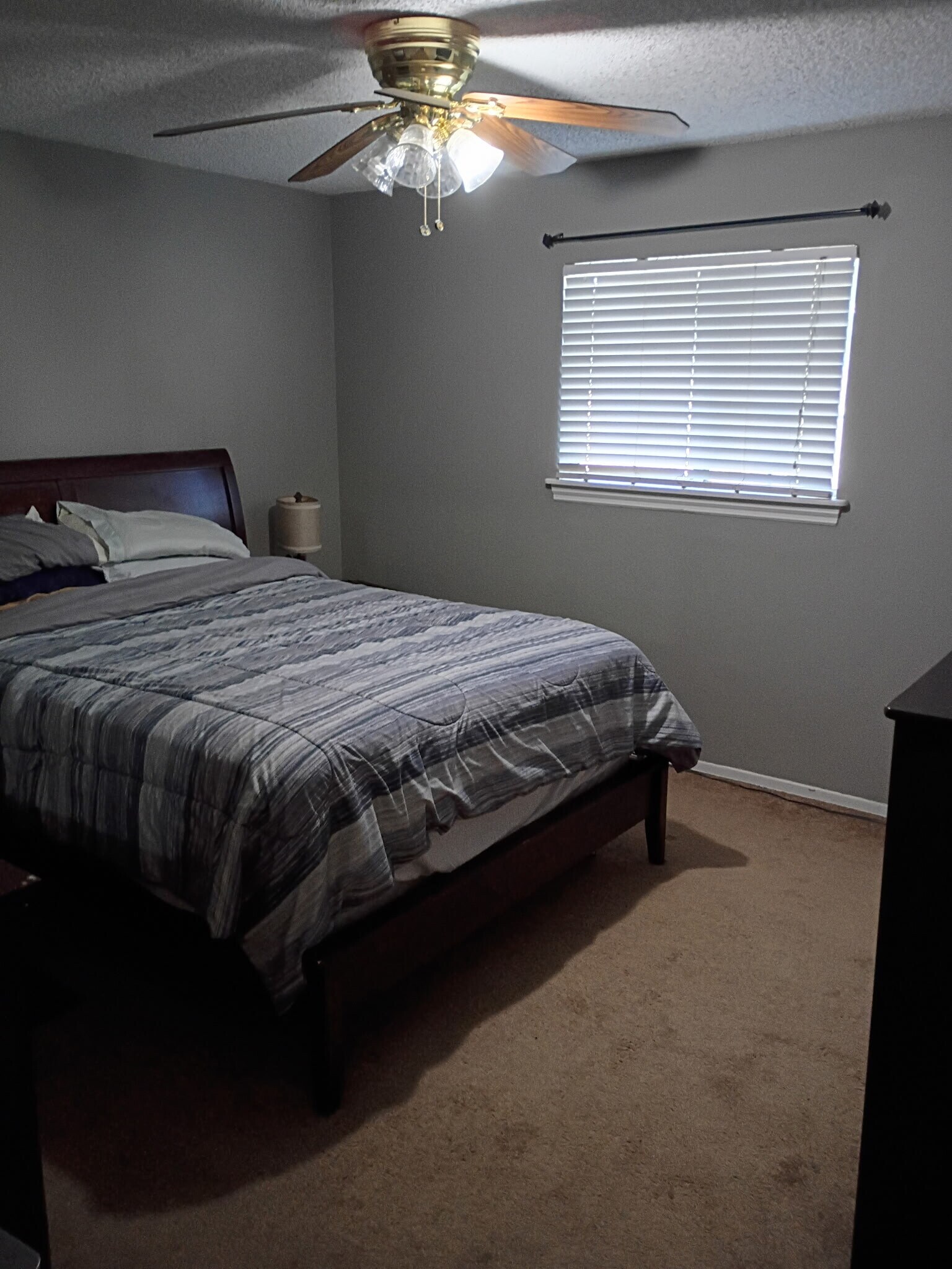 1129 W Avenue j8, Lancaster, CA 93534 - photo 1