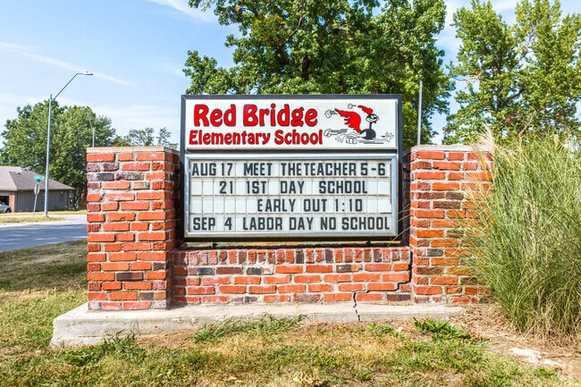 Red Bridge Elementary School is located on E 107th Ter and Oak St.