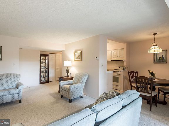 3 Windblown Ct unit T-1, Baltimore, MD 21209 - photo 7