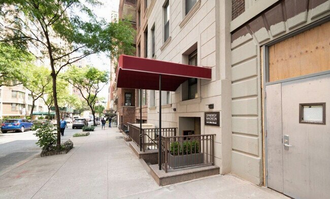 24 E 38th St unit ID1372026P, New York, NY 10016 - photo 5