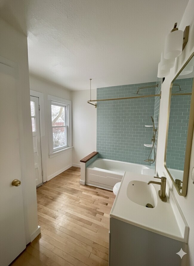 439-441 E Dover St unit 439 upper, Milwaukee, WI 53207 - photo 6