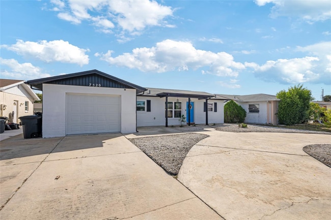 7520 Hawthorn Dr, Port Richey, FL 34668 - photo 3