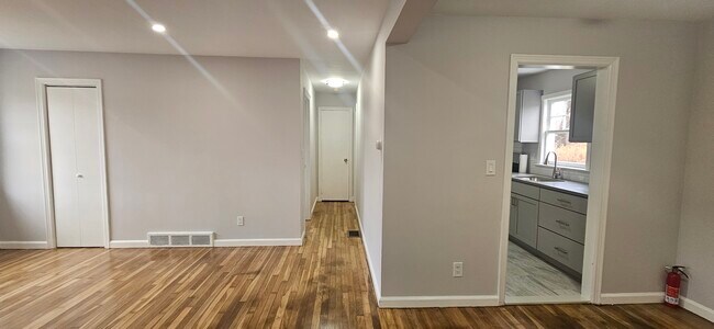 665 Milford Point Rd, Milford, CT 06460 - photo 6