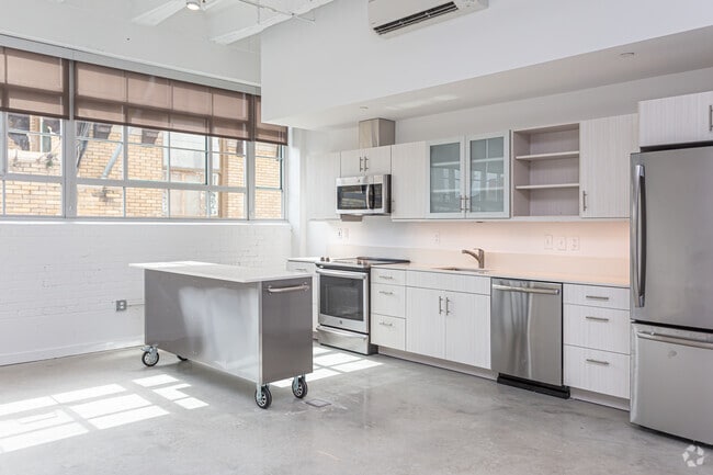 2 BR, 2 BA - 1232 SF