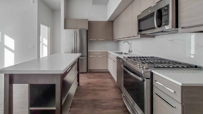 797 W Madison St, Chicago, IL 60661 - photo 3