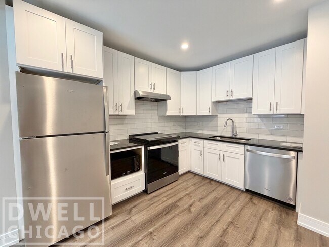 1705 W Lunt Ave unit S, Chicago, IL 60626 - photo 3