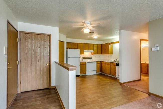 Summerfield Place Apartments, Oshkosh, WI 54901 - photo 5