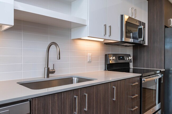 Axletree Apartments - City Vibes, Small Town Soul, Milwaukie, OR 97222 - photo 2