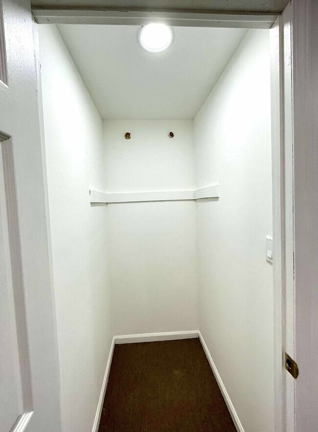 4152 71st St unit 1 bedroom apartment, Woodside, NY 11377 - photo 3