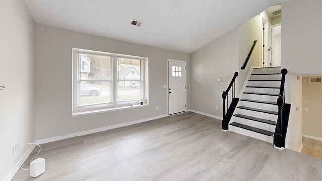 1703 Laurel Creek Cir, Lithonia, GA 30058 - photo 2