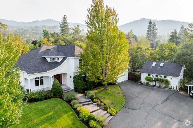 It's common to find beautiful mansions hidden in the woods in Cottage District.