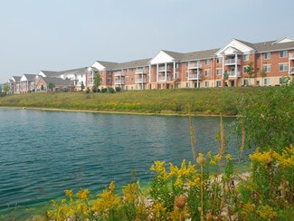 N77W17700 Lake Park Dr, Menomonee Falls, WI 53051