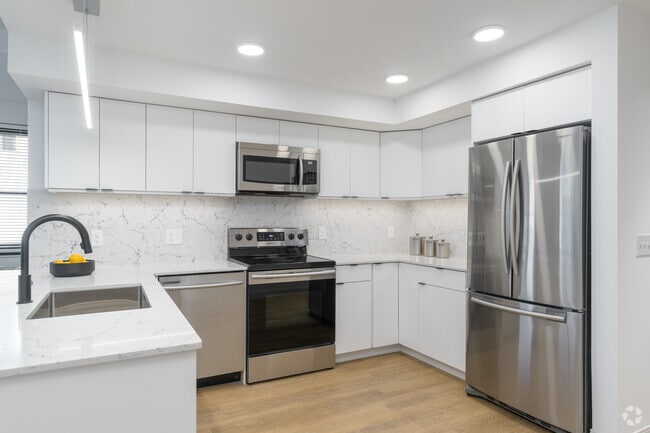 101 dupont place, Wilmington, DE 19801 - photo 2