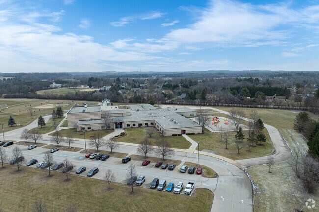 Stone Bank Elementary School is an excellent, public school option for Chenequa residents.