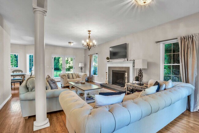 1025 Peconic Bay Blvd unit ID1321343P, Laurel, NY 11948 - photo 3