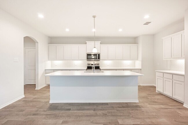 701 Stone Eagle Dr unit 36477786, Azle, TX 76020 - photo 2