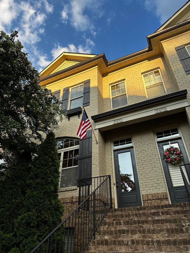 2471 Gatebury Cir, Atlanta, GA 30341 - photo 2