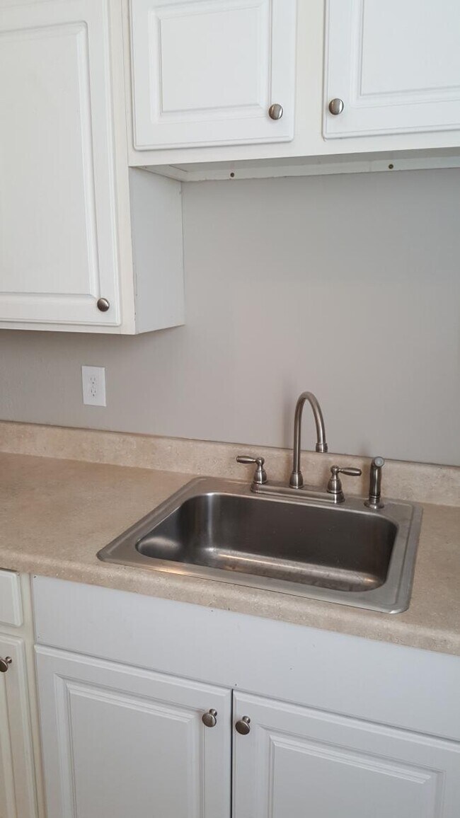 1429 Tamm Ave unit 1st floor South, Saint Louis, MO 63139 - photo 7