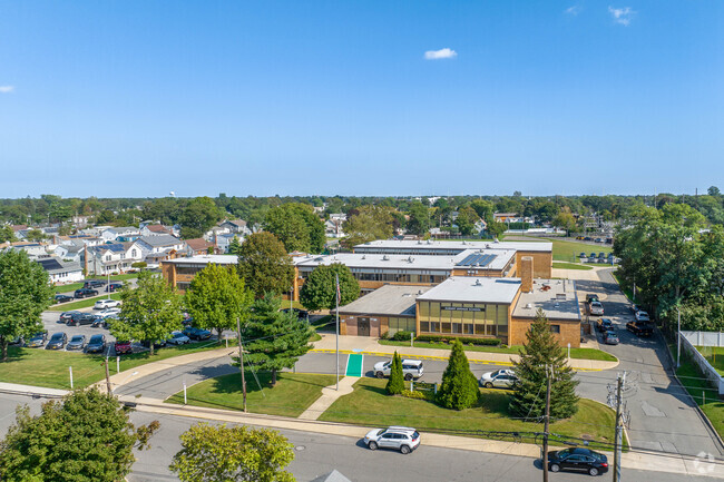 Albany Avenue Elementary School  has 478 students enrolled.