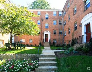 1317 Fort Myer Dr, Arlington, VA 22209