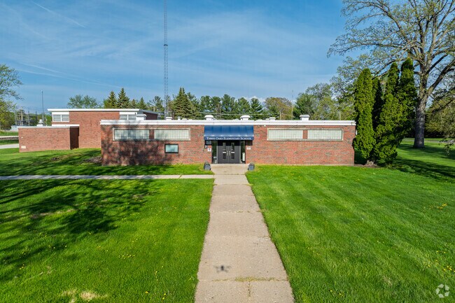 Three Oaks Elementary School holds a B- rating on Niche.com in Shorewood-Tower Hills-Harbert