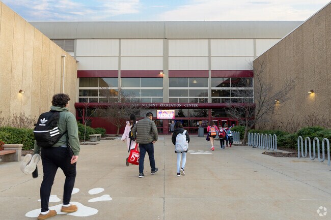 Southern Illinois University Carbondale is the closest college to the city of Marion.