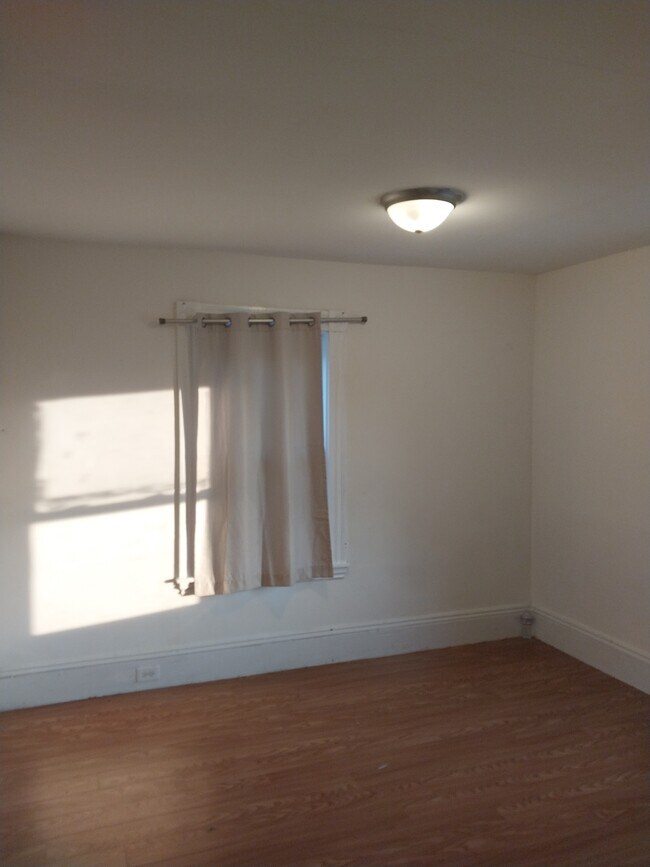 51 Claremont St unit 2, Malden, MA 02148 - photo 4