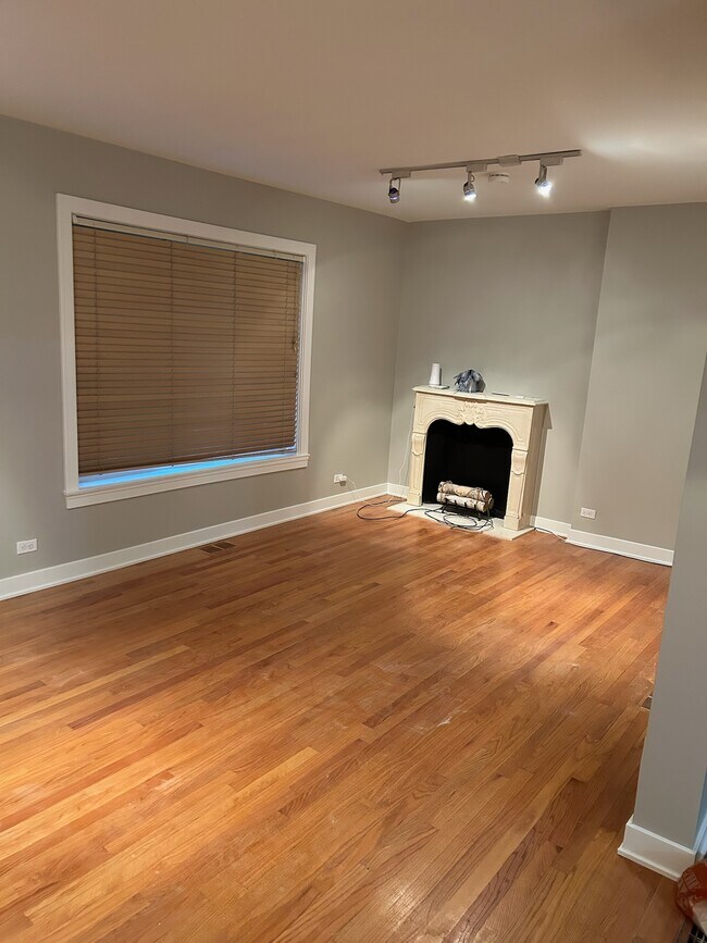 8723 S Michigan Ave, Chicago, IL 60619