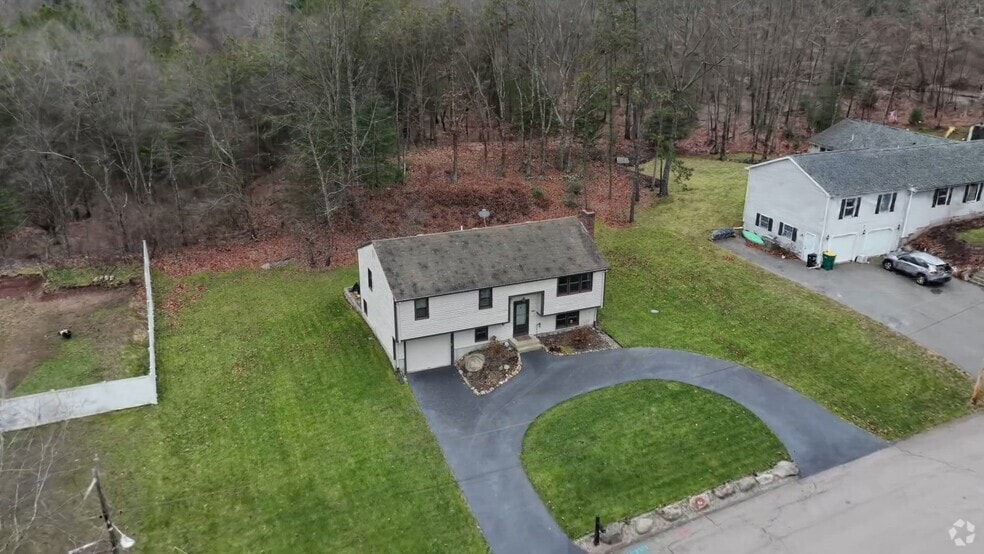 44 Montclair Dr, North Attleboro, MA 02760 - photo 2